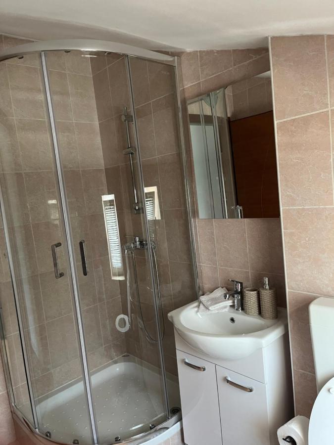 Guesthouse Villa Jurisic Новалья Экстерьер фото