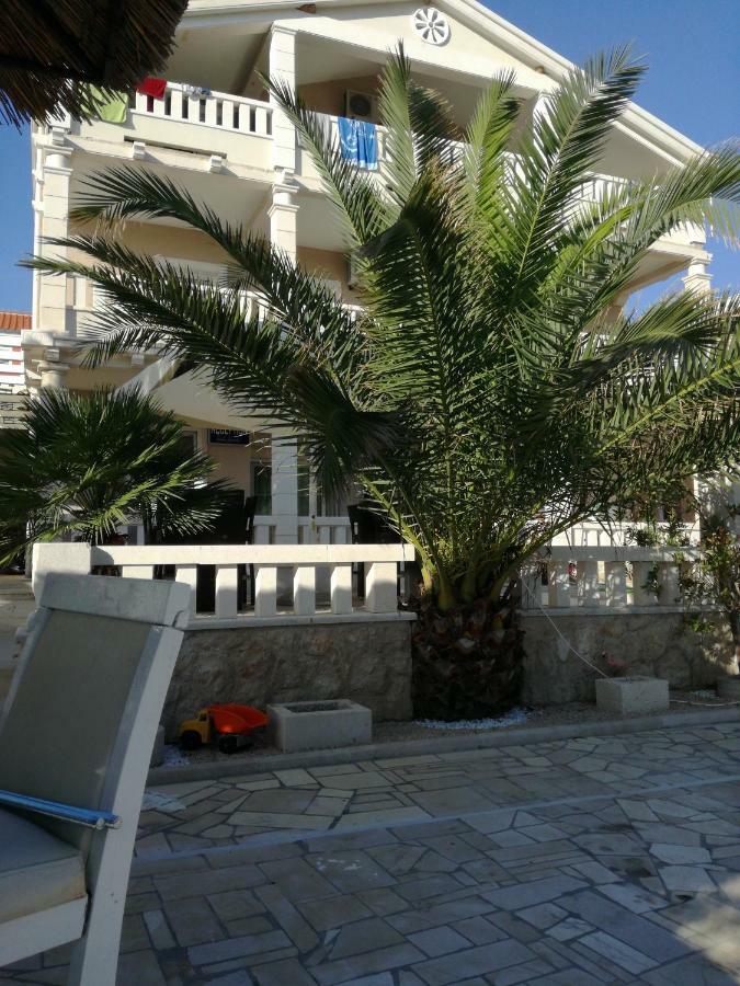 Guesthouse Villa Jurisic Новалья Экстерьер фото